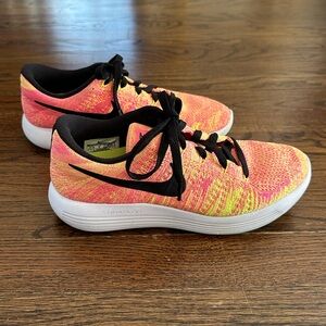 Nike LunarEpic Low Flyknit 2 Sneakers